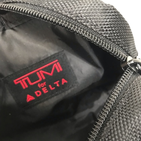 TUMI Travel Amenity Dopp Kit for Delta NEW - Picture 8 of 8